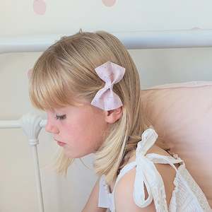 SALE - Dalina Single Middle Sister Sized Pinch Bow Clips