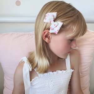 Sale: SALE - Margot Middle Sister Single Bow Clips