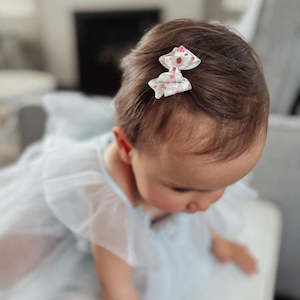SALE - Margot Little-Sister Sized Single Bow Clips