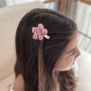 Velvet Luxe: Yarn Flower Single 5.7cm Clips