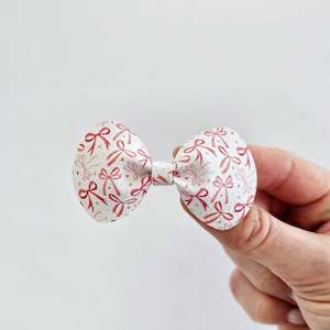 Fresh From The Market: Derek - Single Middle Sister Bow Clips