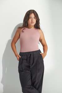 STANDARD ISSUE MERINO RIB CREW TANK CORAL