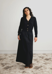 Standard Issue: STANDARD ISSUE MERINO V NECK CARDIGAN BLACK