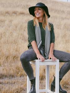 Dark Hampton: DARK HAMPTON HUNTER SCARF