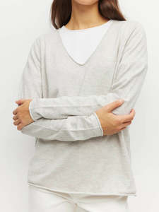 Juliette Hogan Lounge: JHL BY JULIETTE HOGAN V-NECK LONG SLEEVE GREY MARLE