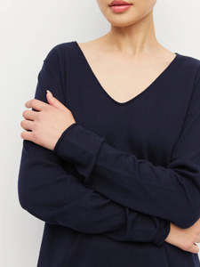 JHL BY JULIETTE HOGAN V-NECK LONG SLEEVE NAVY