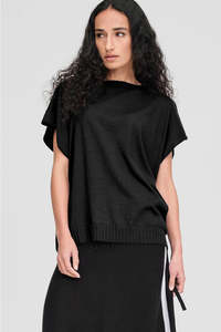 TAYLOR R TEE BLACK