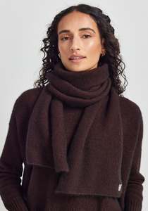 Knitwear: UNTOUCHED WORLD MOSS SCARF CACAO