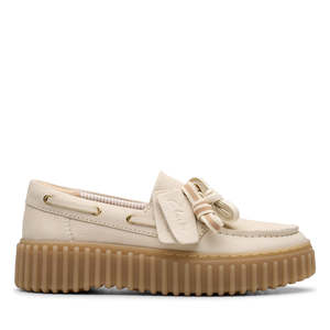 Flats: CLARKS TORHILL BOAT CREAM NUBUCK