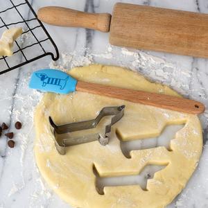 Play: Sausage Dog Cookie Cutter & Spatula