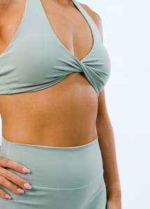 TWIST CROP . PISTACHIO
