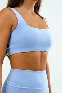 Bandage Crop . Periwinkle