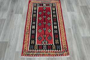 100 X 150cm: VINTAGE HAND MADE USAK TURKISH KILIM RUG SIZE: 153 x 93CM