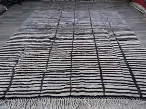Beni Ourain Moroccan Berber Handmade Rug Size: 368 x 274cm