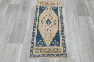 Vintage Hand Knotted Anatolian Turkish Rug Size: 105 x 47cm