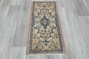 Vintage Hand Knotted Anatolian Turkish Rug Size: 96 x 50cm