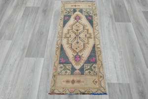 Vintage Hand Knotted Anatolian Turkish Rug Size: 120 x 60cm