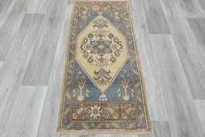 Vintage Hand Knotted Anatolian Turkish Rug Size: 126 x 60cm