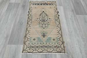 Vintage Hand Knotted Anatolian Turkish Rug Size: 92 x 52cm