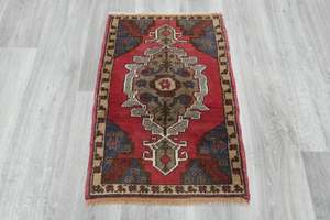 Vintage Hand Knotted Anatolian Turkish Rug Size: 75 x 55cm