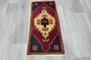 Vintage Hand Knotted Anatolian Turkish Rug Size: 97 x 47cm