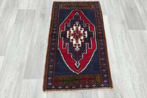 Vintage Turkish Anatolian Tribal Rug  Size: 100 x 57cm