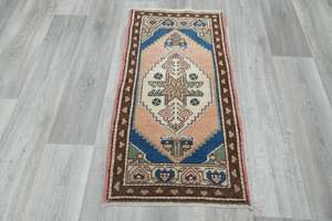 Natural Tones: Vintage Hand Knotted Anatolian Turkish Rug Size: 100 x 55cm