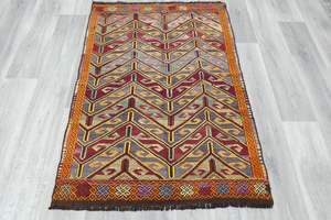 Turkish Kilim Rug 140 x 102cm | Handwoven Anatolian Geometric Design