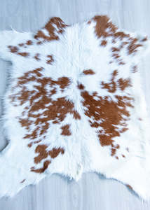 Calfskin - Brown/White (Size: 95 X 75 CM)