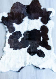 Calfskin - Black/White (Size: 115 X 90 CM)