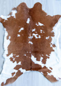 Calfskin - Brown/White (Size: 100 X 72 CM)