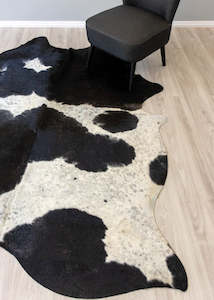 Black And White Cowhide Rug (Size: 240 X 200 CM)