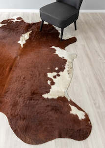 Hereford Brown And White Cowhide Rug (Size: 220 X 200 CM)