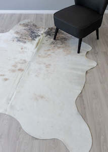 Tri Color Cowhide Rugs: Tri-Color Cowhide Rug (Size: 220 X 180 CM)