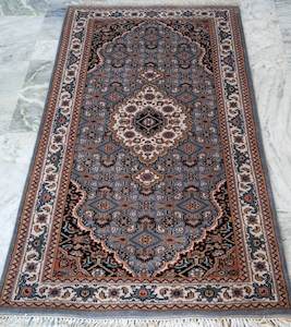Oriental Agra Hand-Knotted Wool Small Hallway Indian Runner Rug