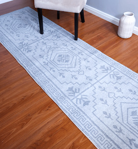 Rugs: Tribal Style Runner Rug