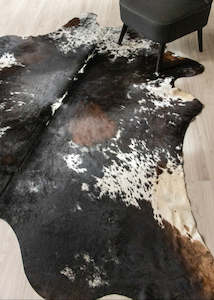 Salt Pepper Tri-Color Cowhide Rug (Size: 250 X 220 CM) CHR1821