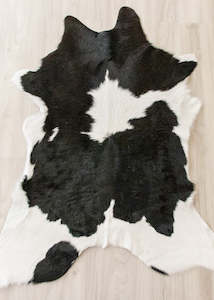Calfskin - Black/White (Size: 110 X 90 CM)