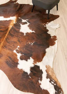 Exotic Tricolor Cowhide Rug (Size: 260 X 230 CM) CHR2231