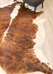Cowhide Rugs Nz: Medium White Spine Belly Brindle Cowhide Rug (Size: 270 X 220 CM) CHR2229