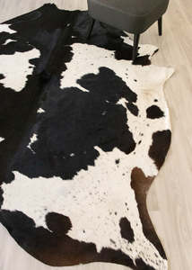 Black White Cowhide Rugs: Black And White Cowhide Rug (Size: 250 X 200 CM) CHR2159
