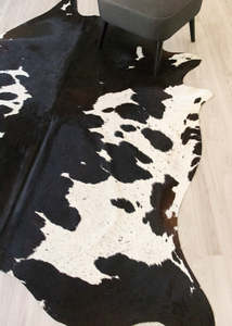 Black White Cowhide Rugs: Black And White Cowhide Rug (Size: 250 X 200 CM) CHR2155