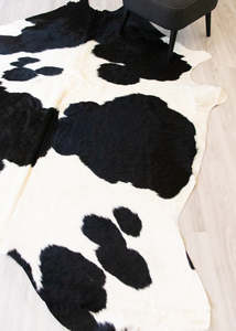 Black White Cowhide Rugs: Black And White Cowhide Rug (Size: 270 X 200 CM) CHR2091
