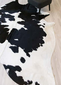 Black White Cowhide Rugs: Black And White Cowhide Rug (Size: 270 X 210 CM) CHR2090
