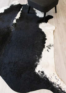 Black White Cowhide Rugs: Hereford Black And White Cowhide Rug (Size: 230 x 210 CM) CHR2061