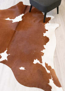 Brown White Cowhide Rugs: Brown And White Cowhide Rug (Size: 230 X 200 CM) CHR2173