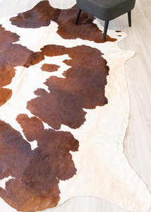 Brown White Cowhide Rugs: Brown And White Cowhide Rug (Size: 280 X 230 CM) CHR2164