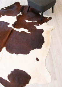 Brown And White Cowhide Rug (Size: 240 X 180 CM) CHR2163