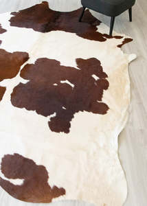 Brown White Cowhide Rugs: Brown And White Cowhide Rug (Size: 270 X 230 CM) CHR2161