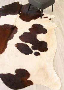 Brown White Cowhide Rugs: Brown And White Cowhide Rug (Size: 260 X 210 CM) CHR2160